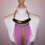 Collier en Bois d’ébène & perle Rose et Doré