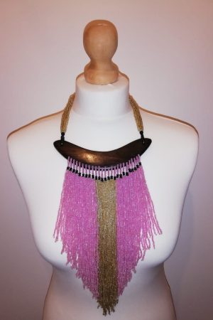 Collier en Bois d’ébène & perle Rose et Doré