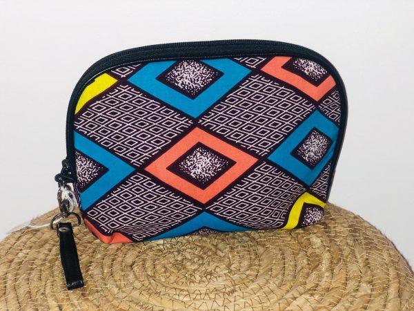 Pochette ovale en wax 1